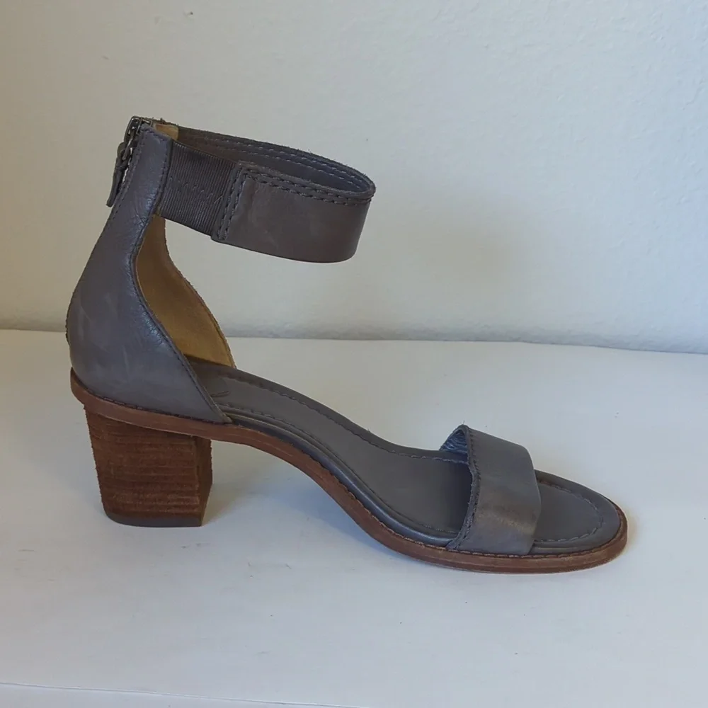 Frye Brielle Charcoal Grey Wooden Ankle Sandals - Size 8 - Picture 10 of 15